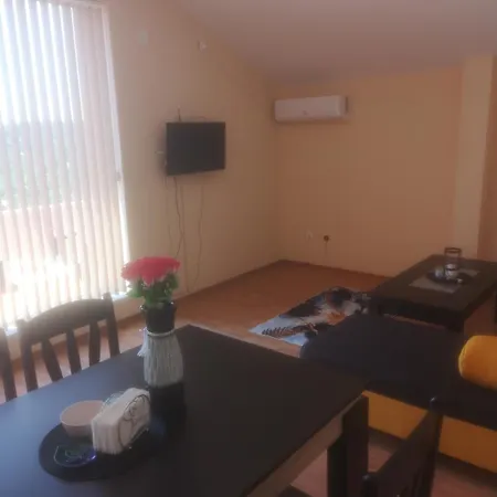 The Seaview Penthouse Complex Karia דירה קברנה